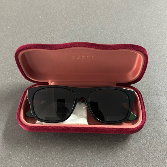 Gucci Polarized Sunglasses - Picture 2 of 3